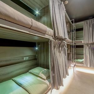 Single Bed 6-Bed Ensuite Mixed Dormitory Room